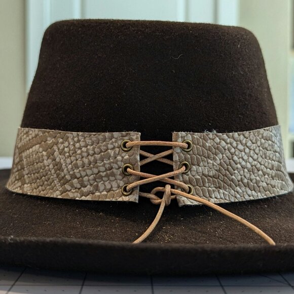 Fake Snakeskin Cowboy Hat Band (Vinyl)  [Beige Brown] - Picture 2 of 2